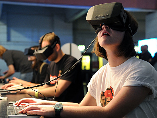 神奇的VR座椅：骚年，换个方式玩游戏吧